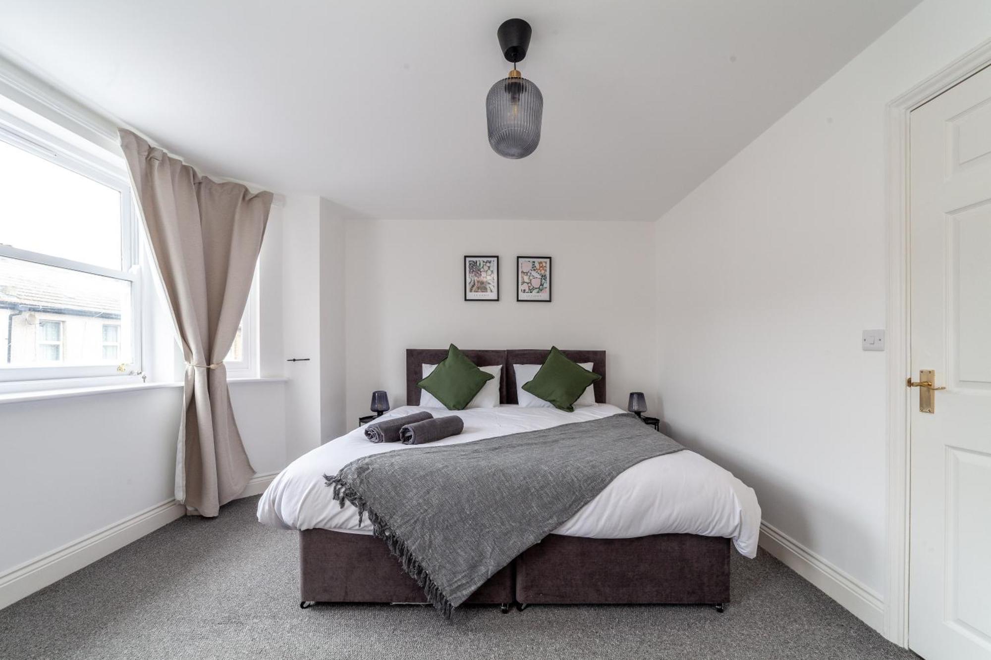 Arte Stays Serviced Houses Stratford - 3 Bedrooms 2 Bathrooms Houses London, Stratford, Maryland, Free Parking, Garden, Weekly Or Monthly Stays - Up To 8 Guests Exterior foto